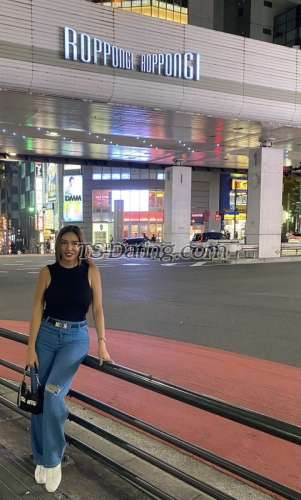 trans girl QUEENamara 0809971