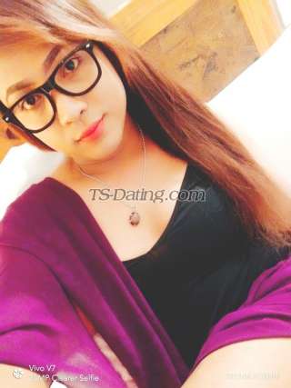 trans girl QueHuLaura 7275498