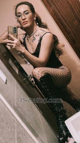 trans girl QueenDresser 6660054