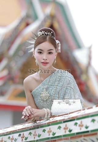 trans girl QueenIvy 6800756