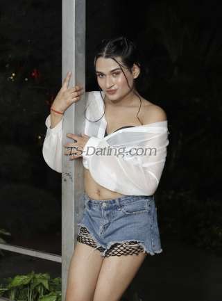 trans girl Queenpanda 5633955