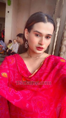 trans girl Queenpanda 7040403