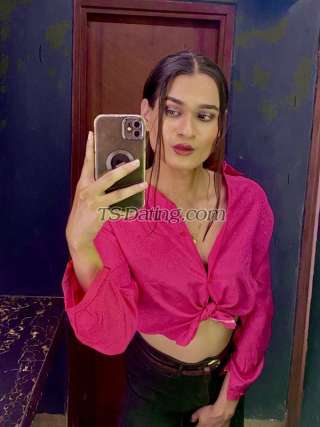 trans girl Queenpanda 9936042