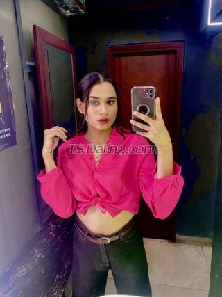 trans girl Queenpanda 9936112