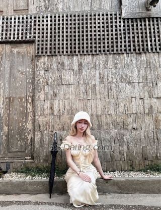 trans girl Queenziibeer 1661700