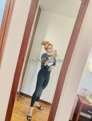 trans girl Queenzuidith 9834412