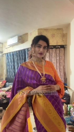 trans girl ROOHICD 8007680