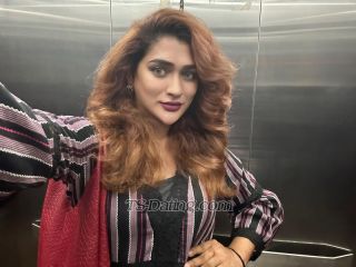 trans girl ROOHICD 8588555