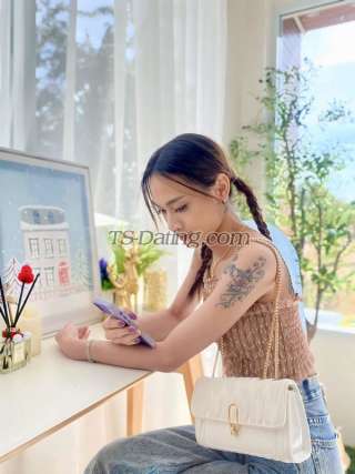 trans girl Rakkhet 2120354