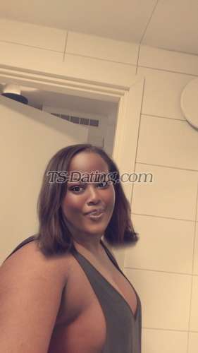 trans girl RayannaLove 6046230