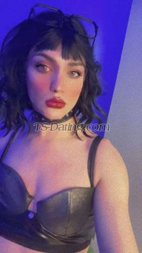 trans girl Rayooon 8625760