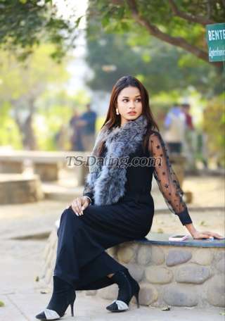 trans girl RealAnaira 0955721