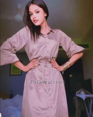 trans girl RealAnaira 1840050