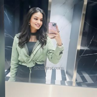 trans girl RealAnaira 6993365