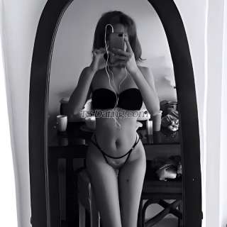 trans girl Reighwantsyou 1564943