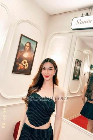 trans girl Renita 2499985