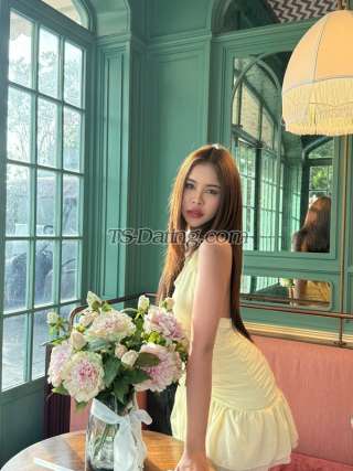 trans girl Reyaya 6612606