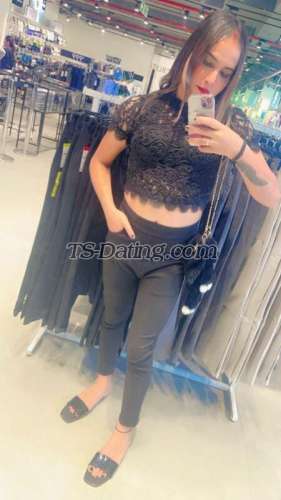 trans girl RishikaRoy 0418746