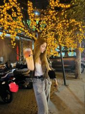 Ritzzzz Delhi Transex ⓨⓞⓤⓡ ⓠⓤⓔⓔⓝ ⓐⓝⓓ ⓖⓛⓞⓡⓘⓕⓨ ⓨⓞⓤⓡ ⓖⓞⓓⓓ ⓔⓢⓢ ✨ Chi sono ✨ Salve signori, Io sono Ritz, la bellissima Punjaban 💋. Il mio sorriso mi rende bella, la mia personalità mi rende splendida e la mia energia unica mi rende davvero straordinaria. Non sono solo un altro volto su uno schermo: sono un'esperienza rara e indimenticabile. Sicura di sé, elegante e versatile, incarno sia la sensualità femminile che il potere dominante. So come sedurre, so come prendere il controllo e so come farti abbandonare in modi che non avresti mai immaginato. Con me, scoprirai che il vero piacere non è solo fisico, ma anche mentale, emotivo e profondamente eccitante. 💎 Cosa offro 💎 Accolgo uomini di ogni ceto sociale: scapoli, sposati, novellini, avventurieri provetti, curiosi e audaci. Chiunque tu sia, se sei di mentalità aperta, maturo e rispettoso, ti farò sentire desiderato e completamente preso. 🔥 Versatilità: sono dolce e seducente, ma anche audace e dominante. So come passare dall'essere la tua fantasia più dolce alla tua Padrona più inebriante. 🔥 Potere Sensuale – Sono specializzata nel creare esperienze che risvegliano ogni parte di te. Dal tocco sensuale all'esplorazione emozionante, ti porto oltre il piacere, verso un'esperienza indimenticabile. 🔥 Eleganza unica: ciò che vedi è ciò che ottieni. Un mix naturale di bellezza, curve, forza ed energia irresistibile. 👑 Perché scegliere me 👑 Stare con me non significa vivere di corsa un momento, ma abbandonarsi a un'esperienza completa. So come: Stuzzica i tuoi sensi finché non ne implorerai ancora. Domina il tuo corpo e la tua mente con eleganza e potenza. Libera i tuoi desideri più profondi senza giudizio. Non ti regalerà solo una fantasia, ma un ricordo che rimarrà impresso nella tua memoria. Quando sei con me, il tempo scompare. Riderai, ti arrenderai, adorerai e desidererai le sensazioni che ti faccio provare. 🌹 La mia promessa 🌹 ✔️ Autentico e reale: ciò che vedi è esattamente ciò che ottieni. ✔️ Pulito, sicuro e rispettoso: apprezzo l'igiene, la sicurezza e il rispetto reciproco. ✔️ Energia unica: sono unica nel mio genere; una volta che mi incontrerai, non mi dimenticherai mai. ⚜️ Che tu desideri una compagna sensuale, una provocante giocosa o un'amante autoritaria, io sono il Sovrano del tuo mondo e il tuo unico compito è dimostrare che mi meriti. 💋 Ritz – Bellissimo Punjaban 💋 "Un'esperienza così inebriante che non vorrai più scappare."