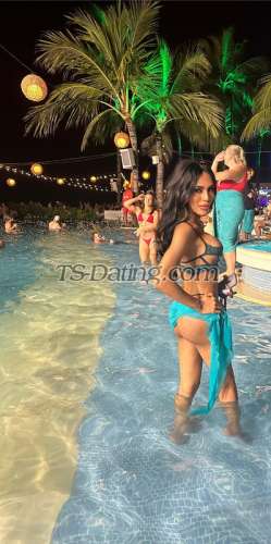 trans girl Rizkita 1654264