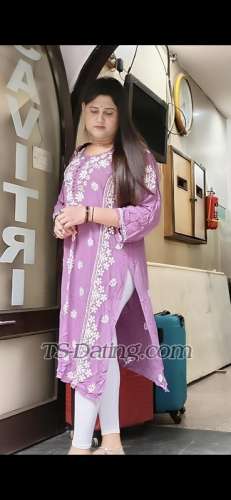 trans girl RoyalSimmi 0870802