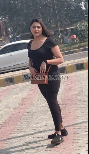 trans girl RoyalSimmi 2516451