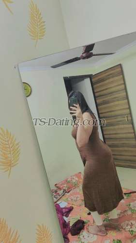 trans girl RoyalSimmi 3578467