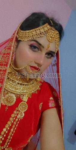 trans girl RoyalSimmi 4333401