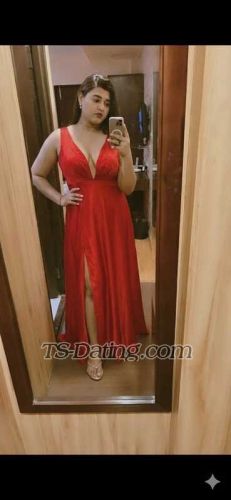 trans girl RoyalSimmi 8138472