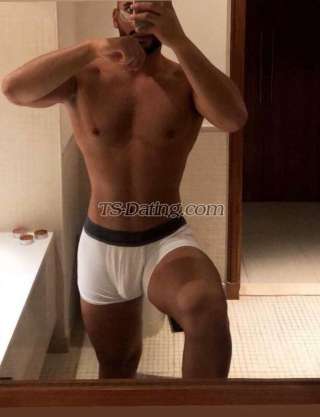 trans girl Royall 0422968