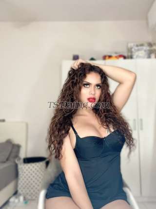 trans girl SHARNIA 0884393
