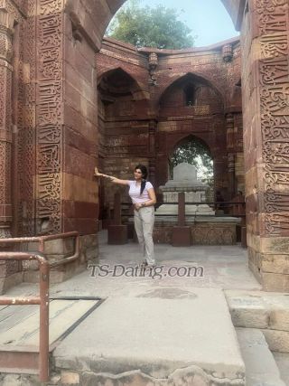 trans girl Salin 2220023