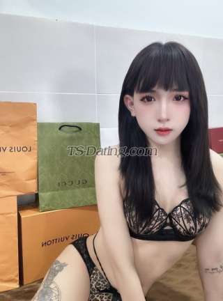 trans girl Sarah2001 1481442