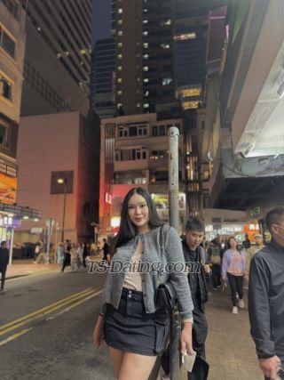 trans girl SaucyMia 0601647