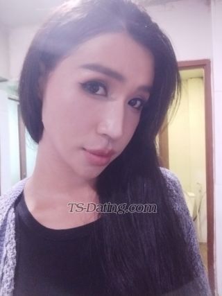 trans girl SerenaRoseX 2447008