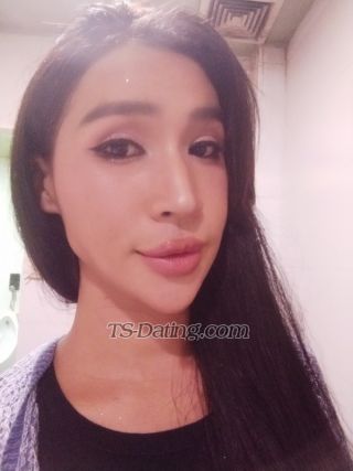 trans girl SerenaRoseX 2454691