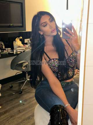 trans girl Shahooda 1485080