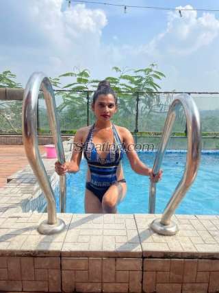 trans girl SilkySmooth 1919880