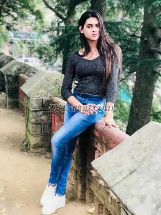 trans girl Floriana 7720800