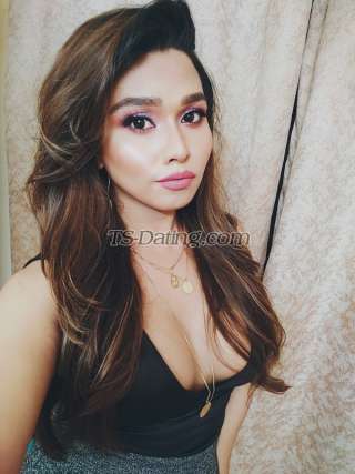 trans girl Sizzlinghot 2803536