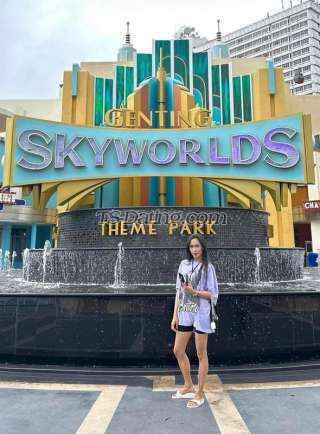 trans girl SkinnyKINCH 2164154