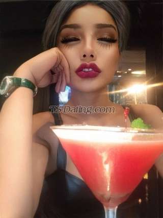 trans girl SkySnowSlow 0802643