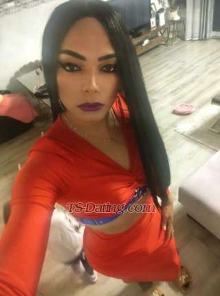 trans girl Sofiafluor 2193519