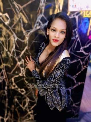 trans girl SomyaJaan 1893192