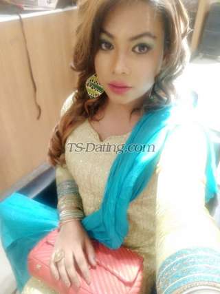 trans girl Soniyaa 7456057