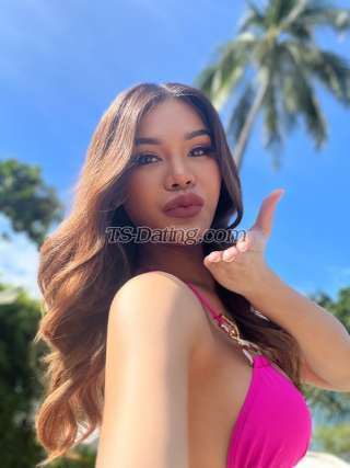 trans girl Sura22 2323942