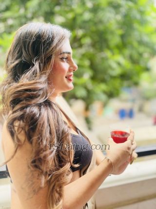 trans girl Suviiroy 7516184