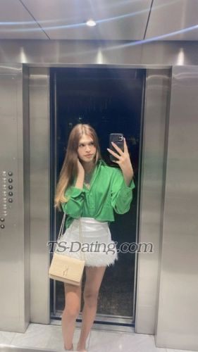 trans girl TSHadilenne 0584197