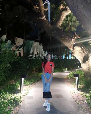 trans girl TSMoana 0220635