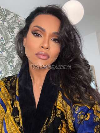 trans girl Tainalouzada 5927020